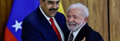 Nicolás Maduro no visitaba Brasil desde enero de 2015. En la foto, junto al presidente de ese país, Luiz Inácio Lula da Silva. Reuters