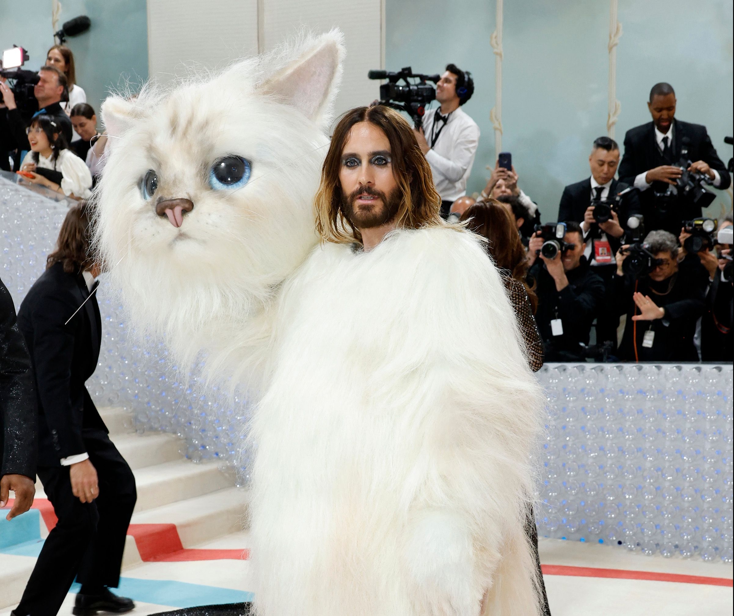 Fotos: Jared Leto se vuelve centro de atención en el Met Gala al disfrazarse de gato y estas fueron las reacciones'