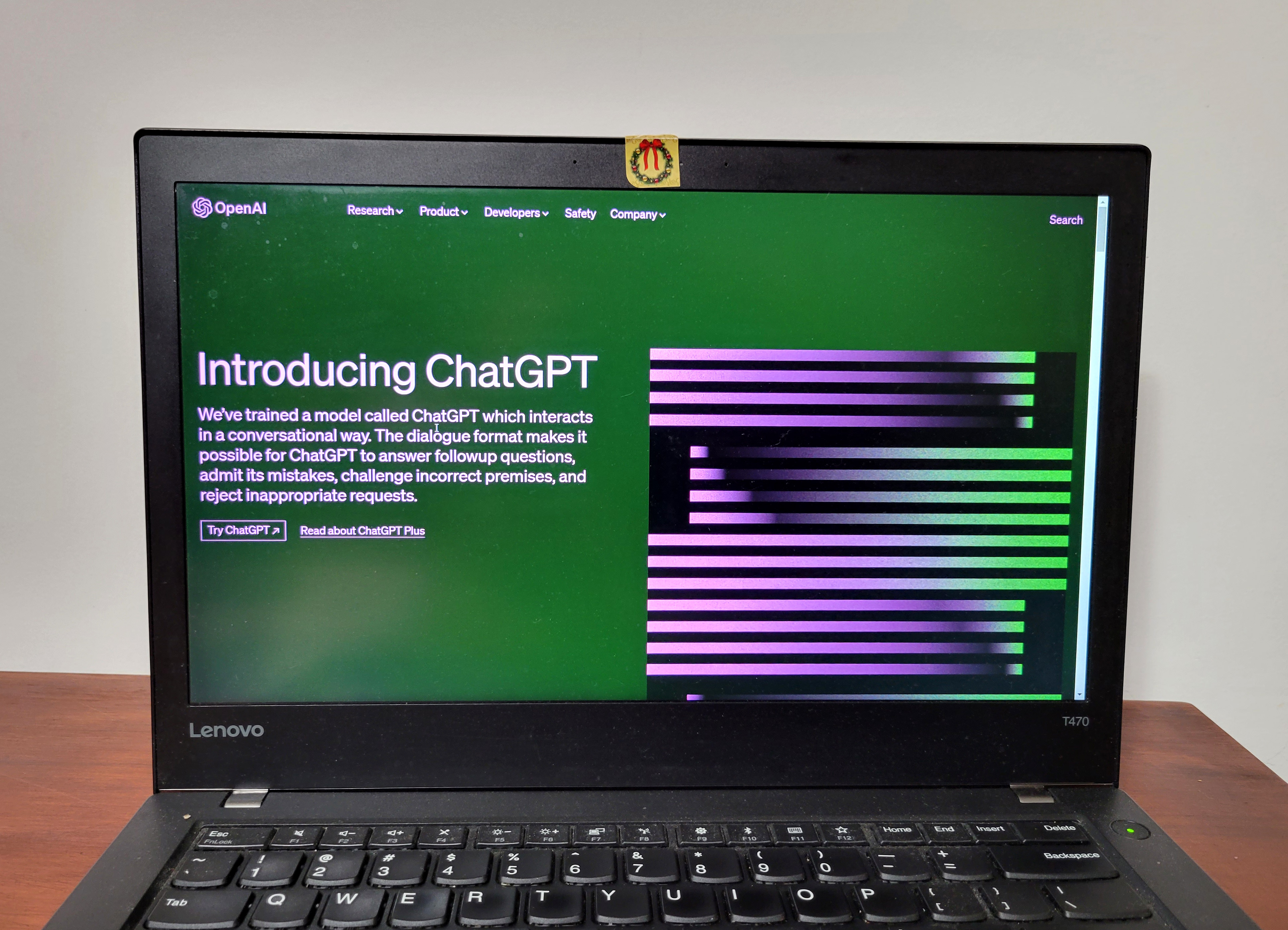 Fotografía de una computadora con la portada de ChatGPT, un programa de inteligencia artificial desarrollada por la empresa OpenAI, (Foto Prensa Libre: EFE/Latif Kassidi)