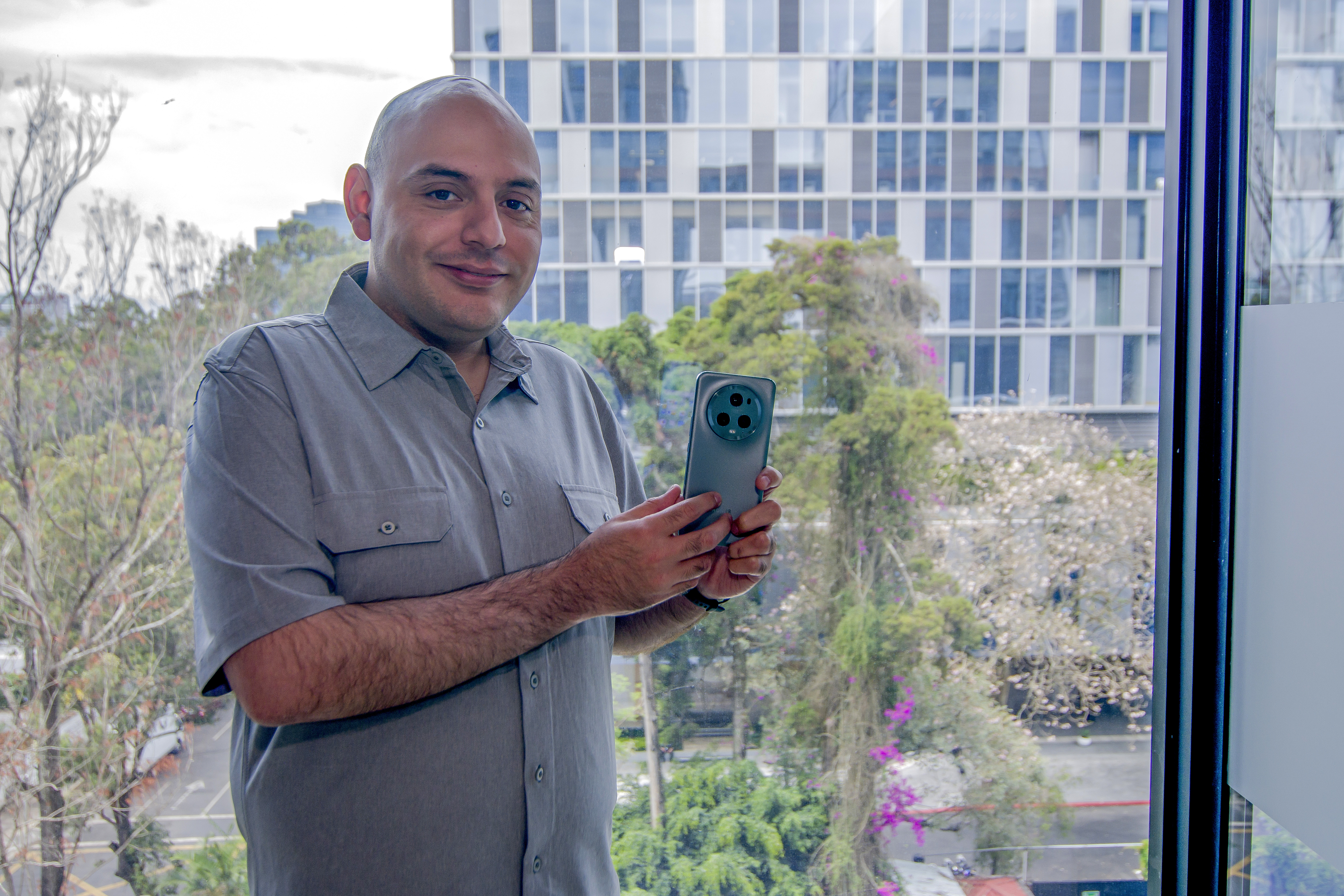 David Moheno, director de Relaciones Públicas y Comunicación de HONOR LATAM. Foto Prensa Libre: Sergio Muñoz