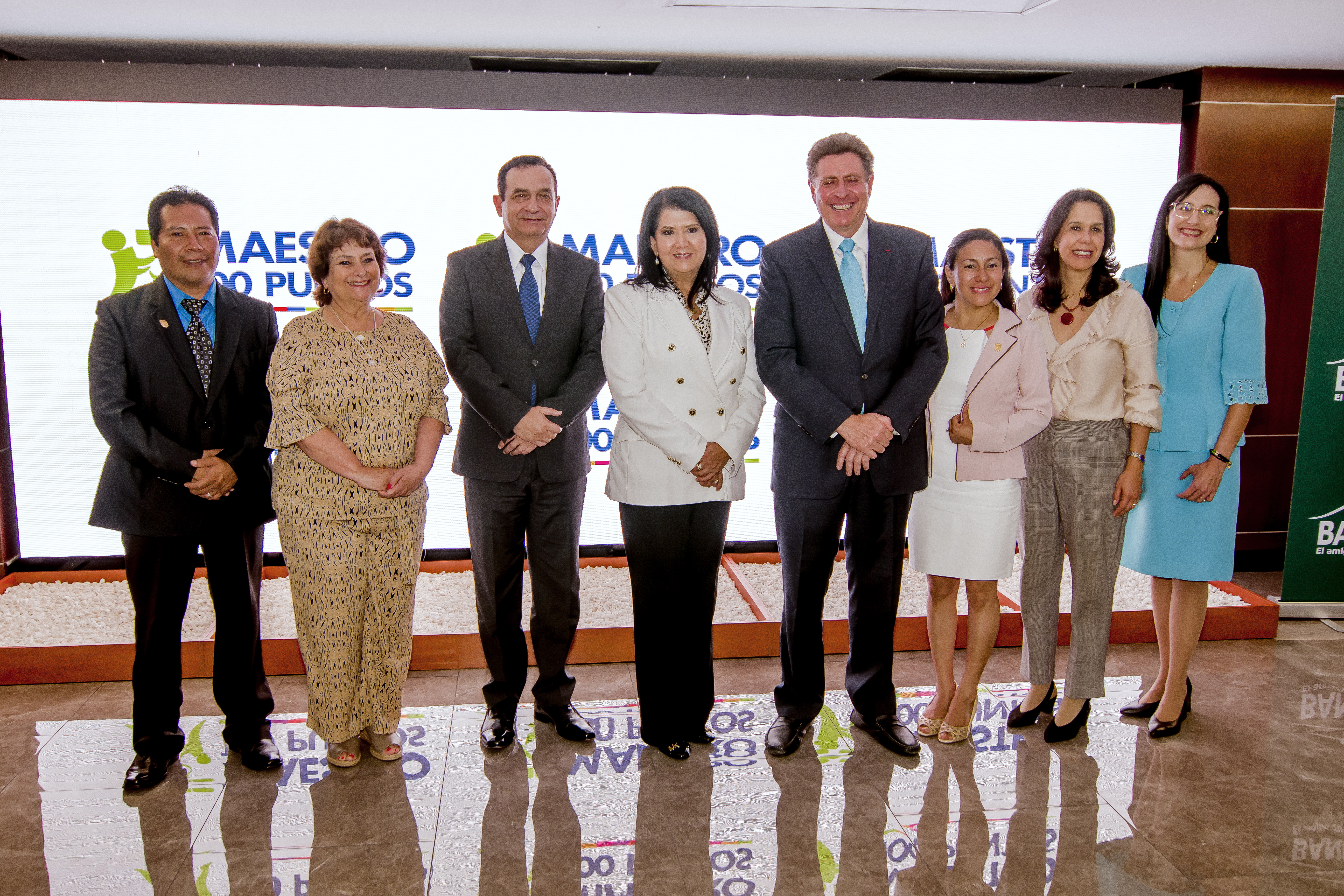 Reconocerán a educadores que impactan la vida de miles de estudiantes