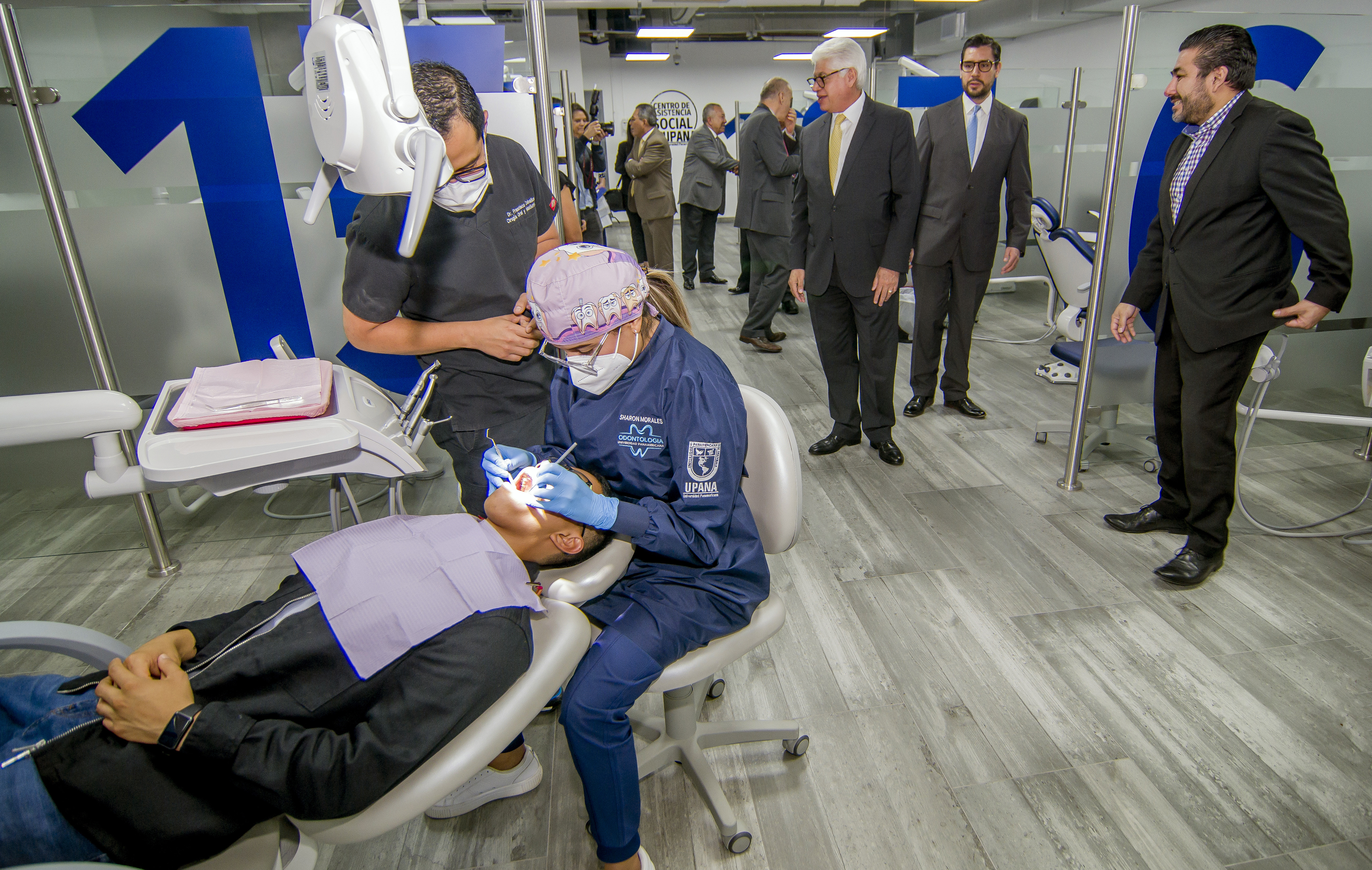 El nuevo laboratorio de la Facultad de Odontología en el campus del Naranjo, de la UPANA, cuenta con 18 clínicas, donde se espera atender a un aproximado de mil personas al mes. Foto Prensa Libre: Sergio Muñoz