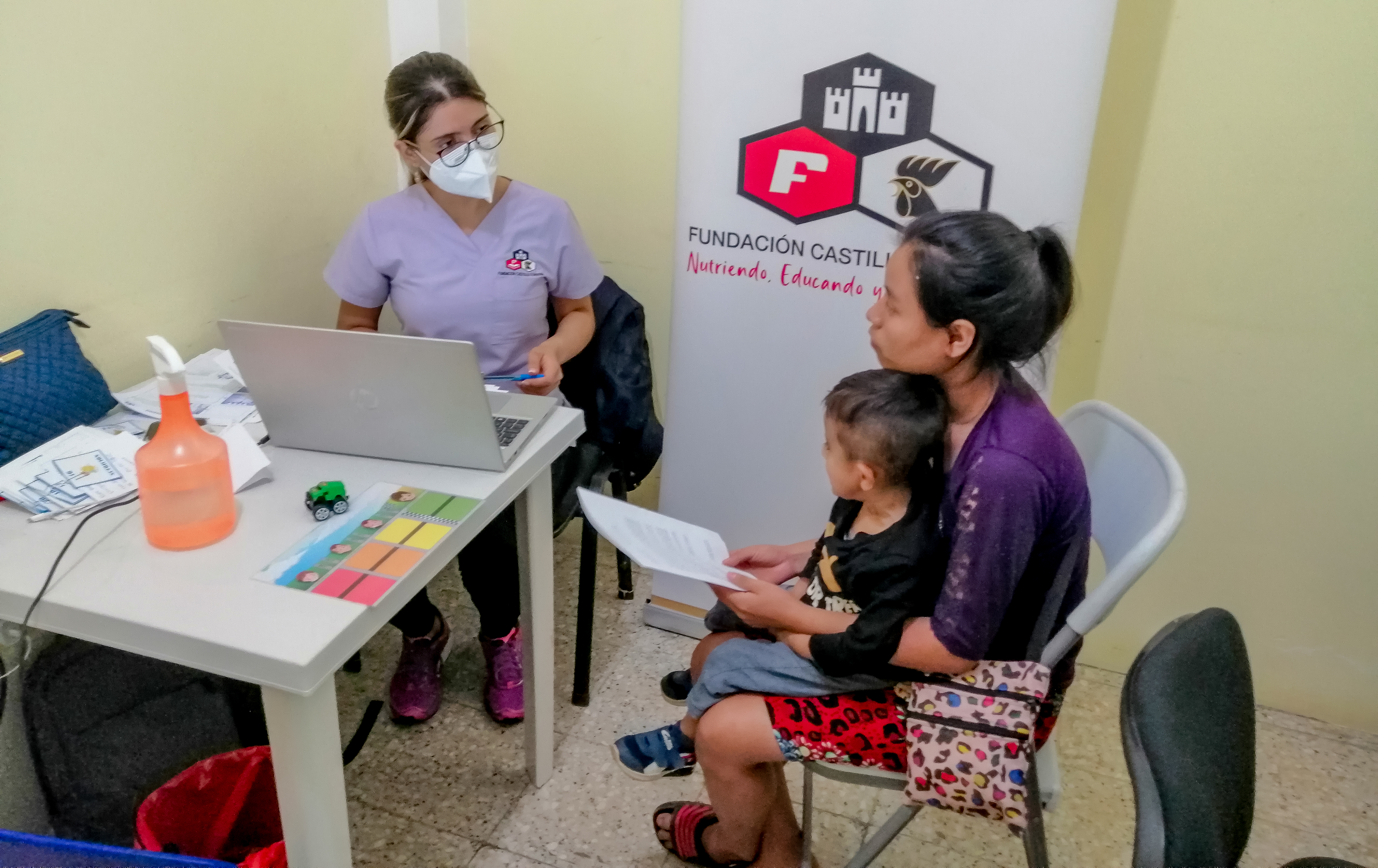 El servicio del equipo de Fundación Castillo Córdova benefició a más de 56 mil 400 personas por medio de sus programas. Foto Prensa Libre: Cortesía