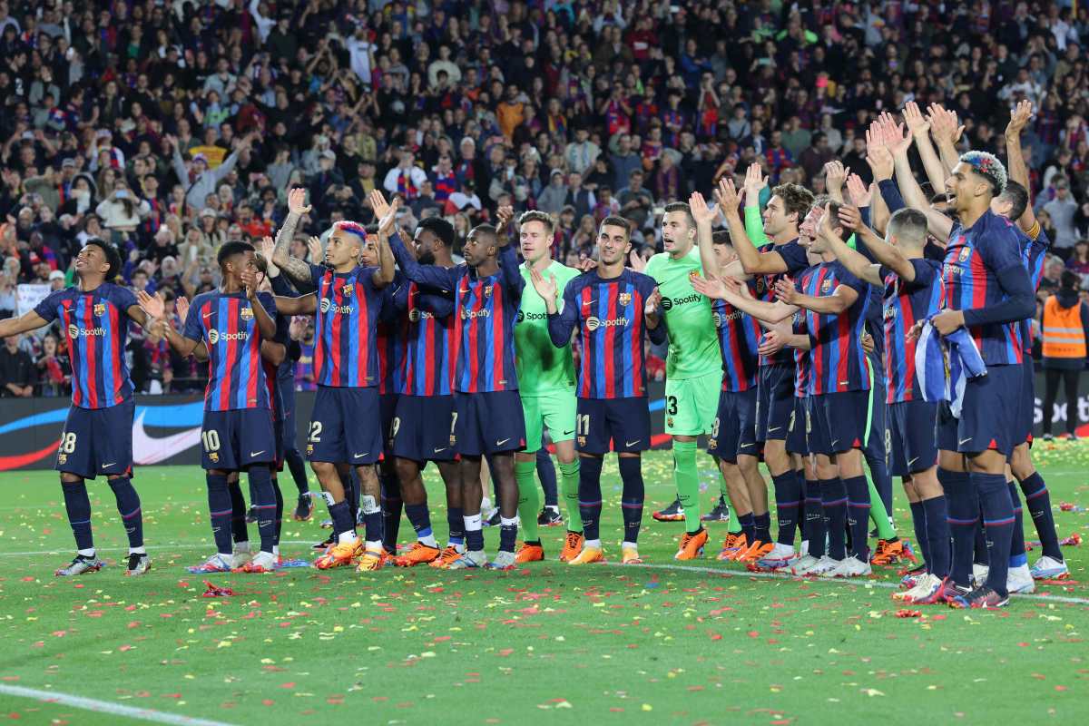 El campeón Barcelona cae ante la Real Sociedad pero celebra con su afición la Liga conquistada