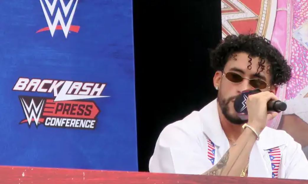 “Te voy a romper la cara”: la advertencia que Bad Bunny le lanzó a un luchador de la WWE en medio de una conferencia de prensa