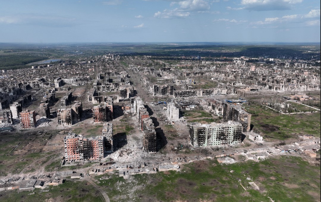 Vista aérea de la destrucción en Bajmut. (Foto Prensa Libre: (Tyler Hicks/The New York Times)