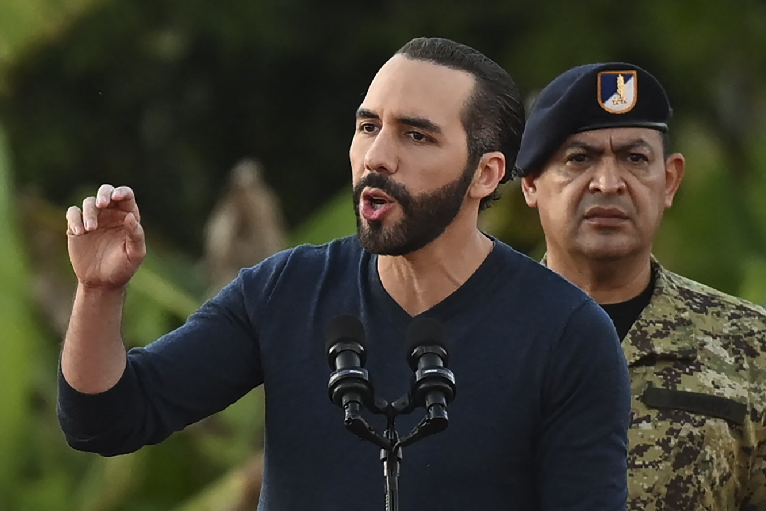 El Salvador vive en un régimen de excepción impuesto por el presidente Nayib Bukele, con el cual asegura que combate a las pandillas. (Foto Prensa Libre: Marvin Recinos / AFP)