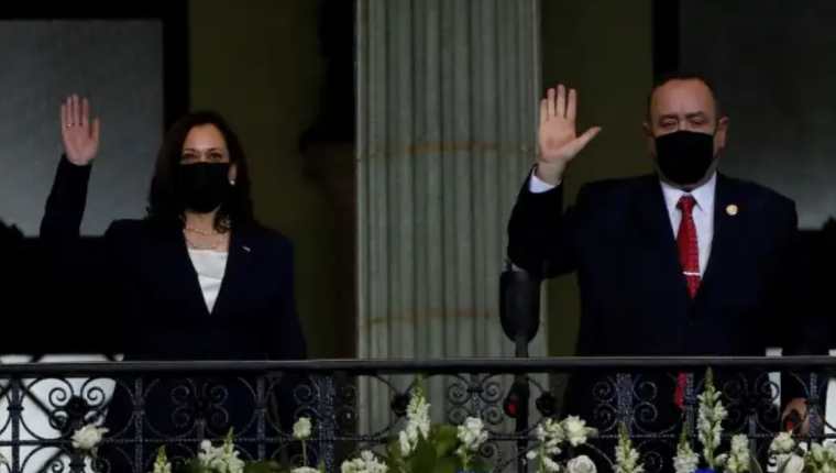 El presidente Alejandro Giammattei recibió a la vicepresidenta estadounidense Kamala Harris en junio del 2021. (Foto Prensa Libre: Hemeroteca PL)