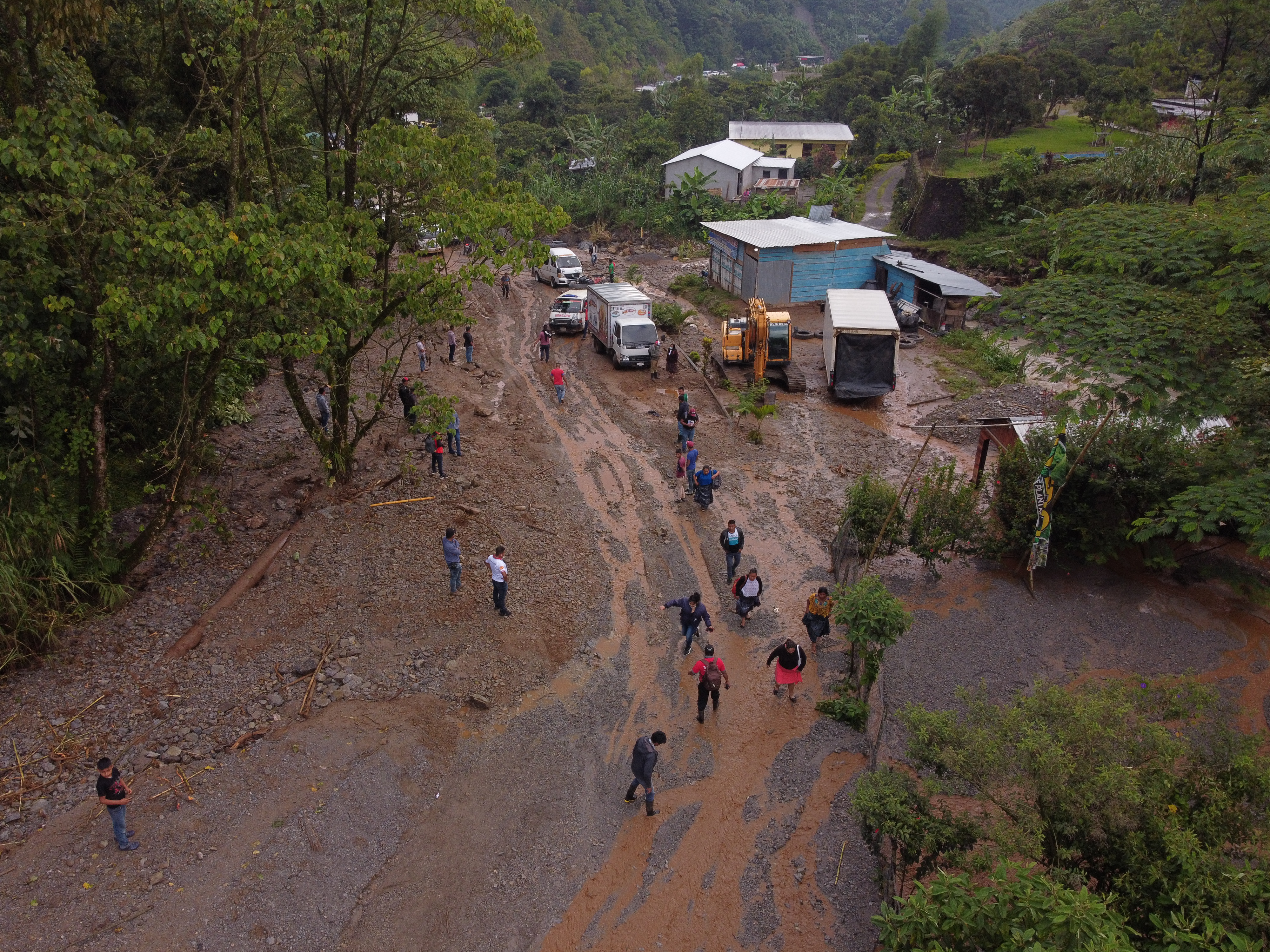 DESLIZAMIENTOS RUTA POLOCHICDESLIZAMIENTOS RUTA POLOCHIC
