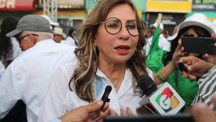 Sandra Torres visitó el municipio de Sanarate, El Progreso como parte de su campaña política. Luego habló con medios de comunicación. (Foto Prensa Libre: Elmer Vargas).