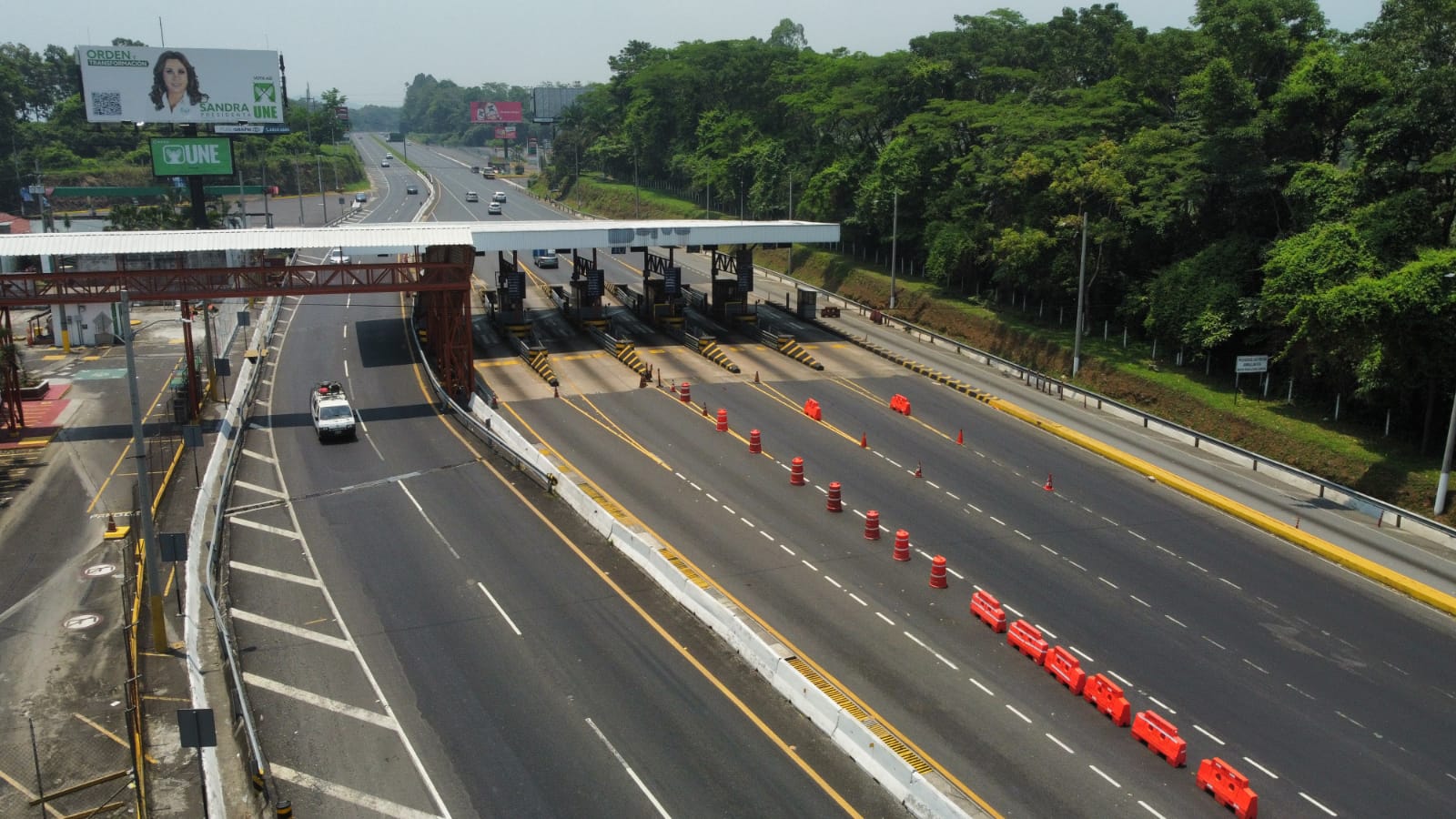 No se observa tráfico en la autopista Palín-Escuintla, en el primer fin de semana sin cobro de  peaje. (Foto Prensa Libre: María José Bonilla)