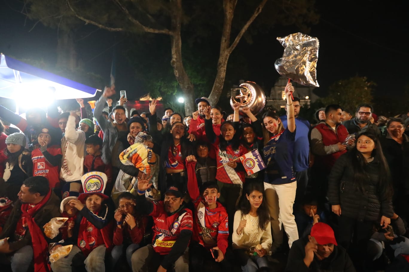 Los aficionados de Xelajú celebraron a lo grande el sexto título nacional de su equipo. Fotografía: Prensa Libre (Esvin García). 