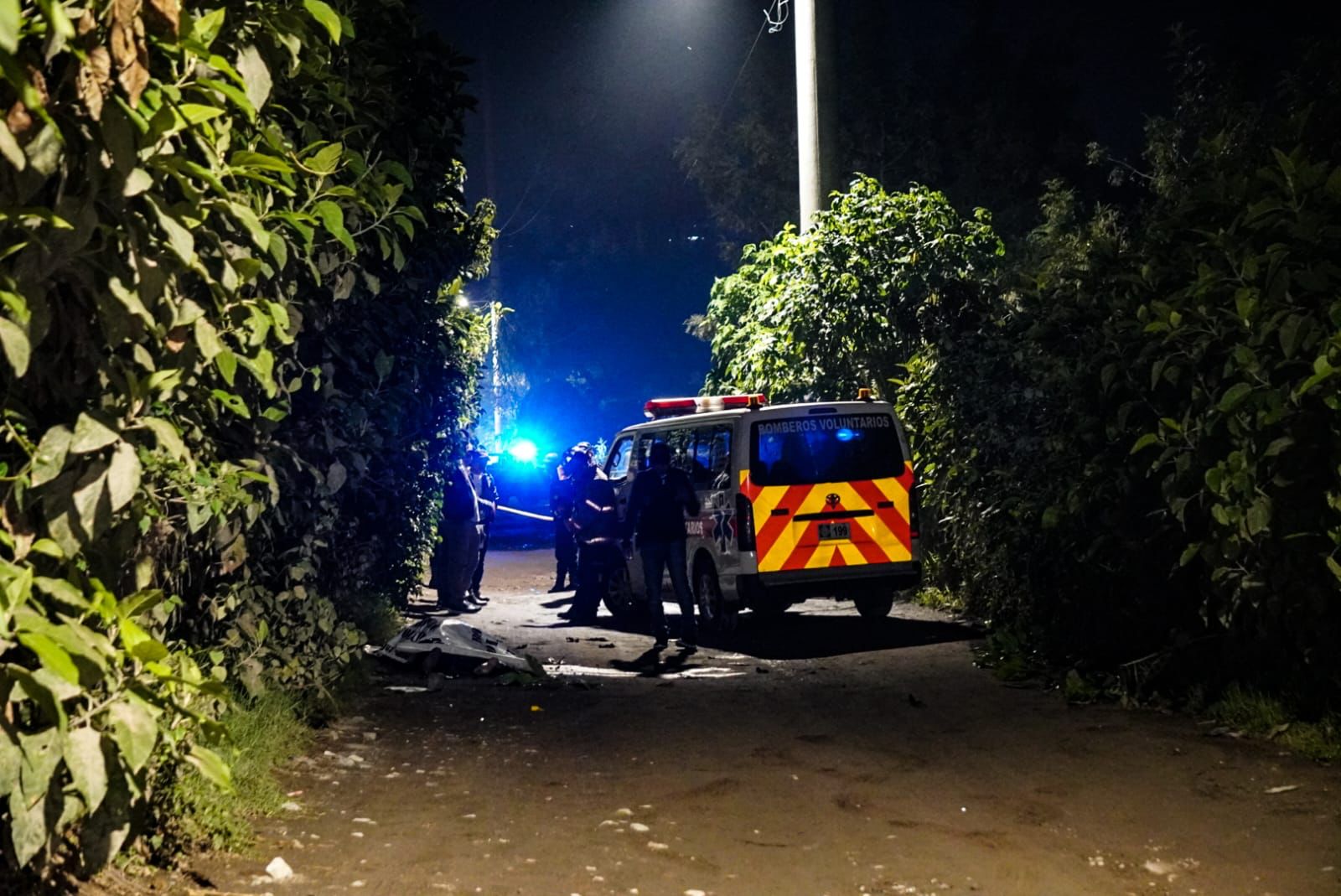 Inacif revela detalles del cuerpo carbonizado de una mujer hallado con una nota en una aldea de Antigua Guatemala
