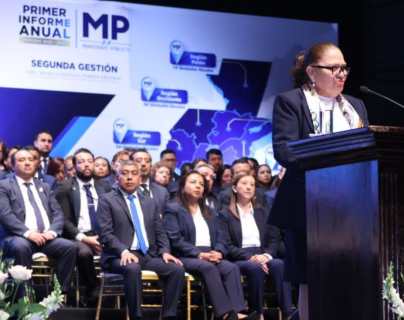 MP presenta informe de labores en el que Consuelo Porras destaca logros y Giammattei dice que no se equivocó al nombrarla