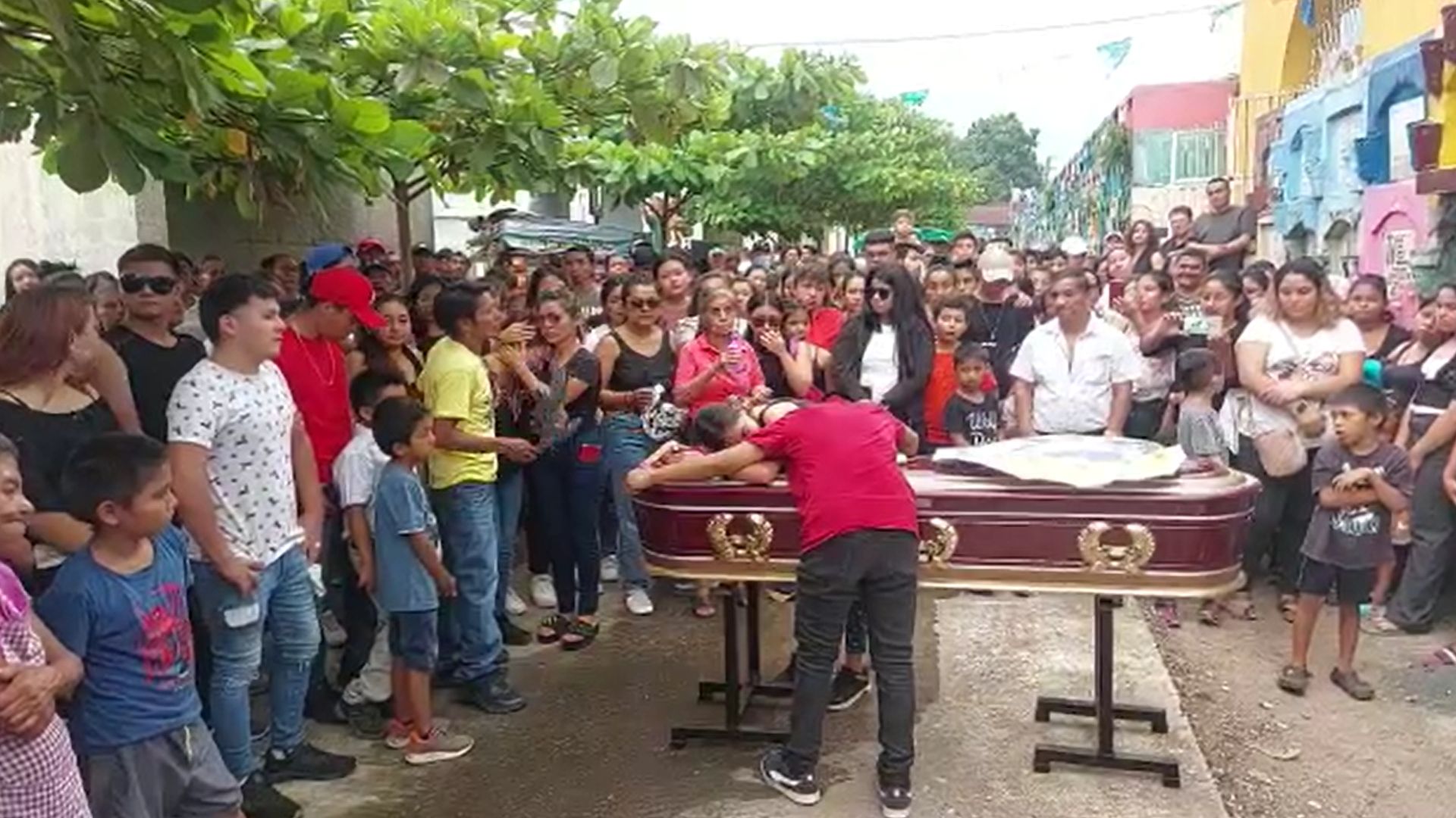“Notamos que tenía marcas de golpes”: piden que se investigue si estudiante de 13 años murió por abuso escolar en Retalhuleu