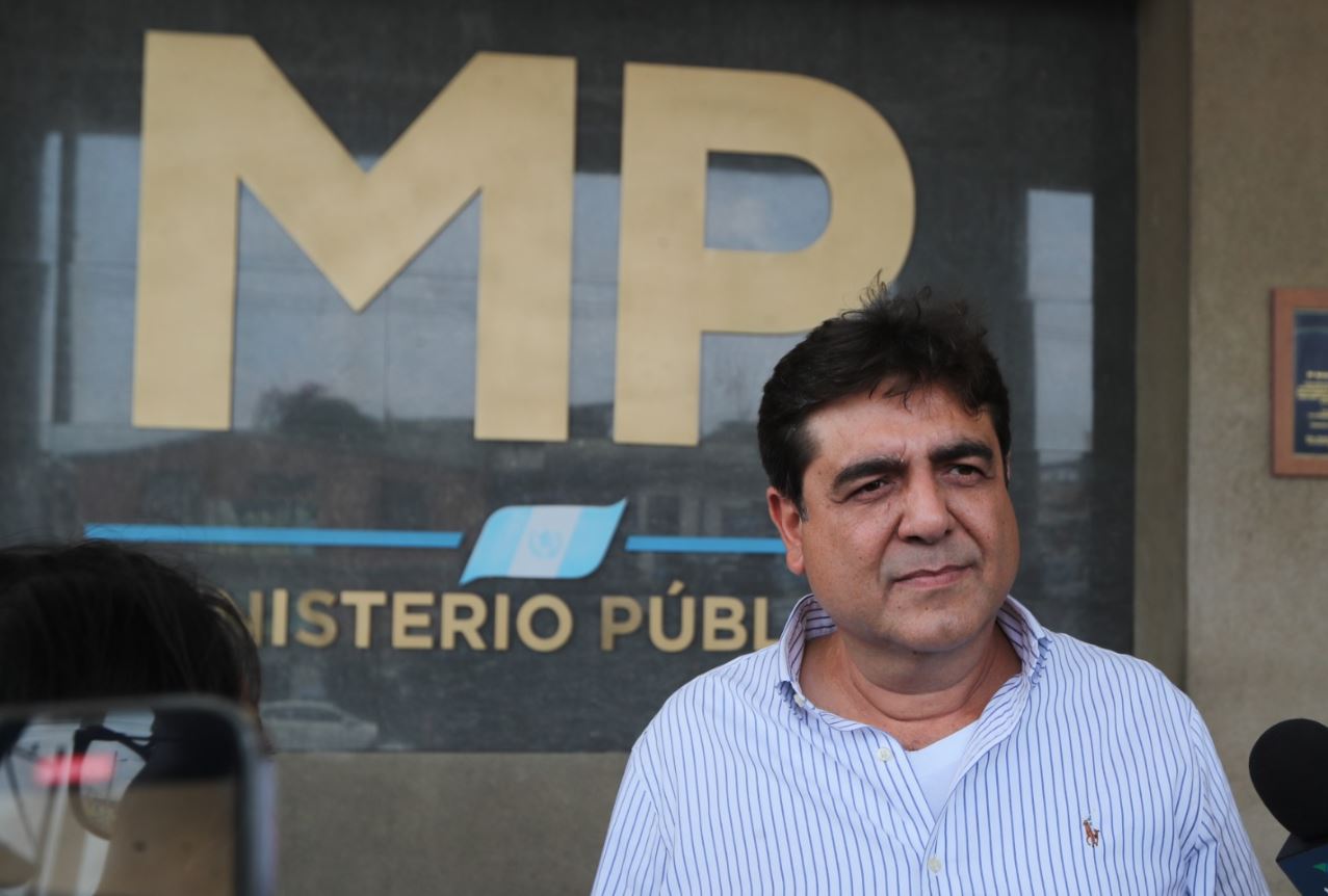 Carlos Pineda, presidenciable de Prosperidad Ciudadana, hizo una denuncia penal contra magistrados del TSE y el Registro de Ciudadanos por ocultar información. (Foto Prensa Libre: Elmer Vargas)