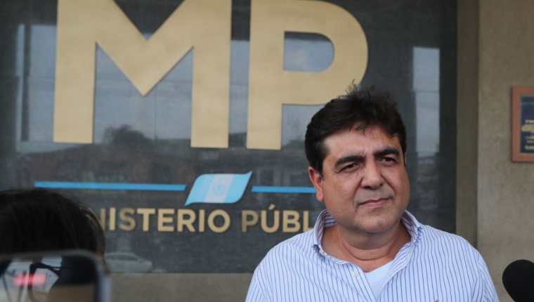 Carlos Pineda, presidenciable de Prosperidad Ciudadana, hizo una denuncia penal contra magistrados del TSE y el Registro de Ciudadanos por ocultar información. (Foto Prensa Libre: Elmer Vargas)