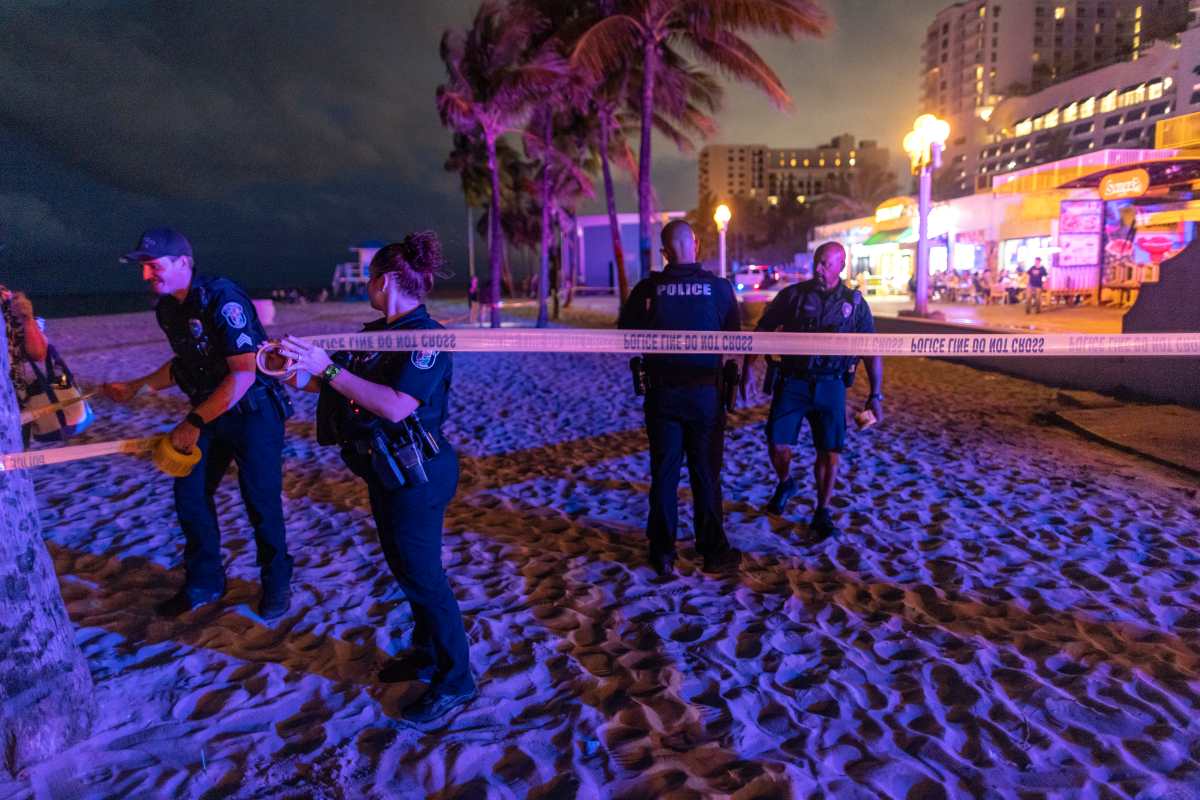 Tiroteo en EE. UU: Cuatro menores entre los heridos por un enfrentamiento de dos grupos en un paseo playero en Florida