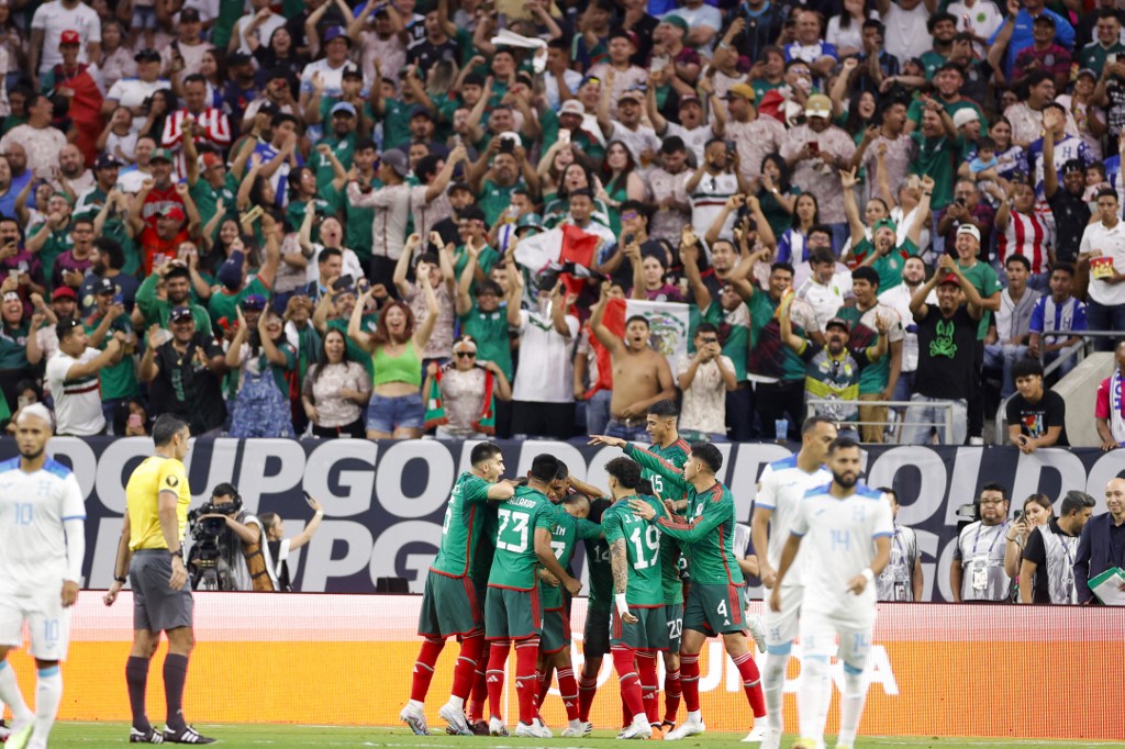 México celebró una goleada ante Honduras