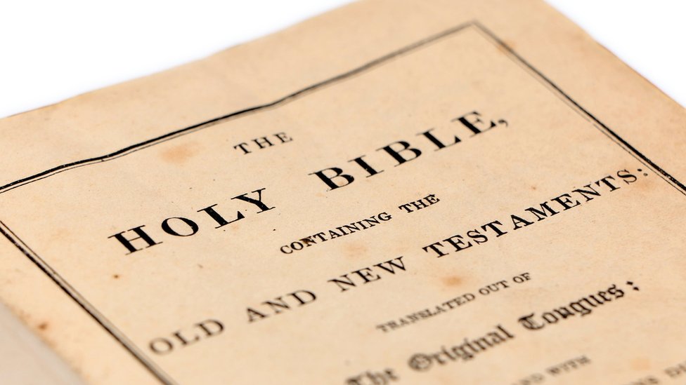 La Biblia es considerada una "lectura desafiante" para las escuelas primarias de algunos estados de Estados Unidos.

Getty Images