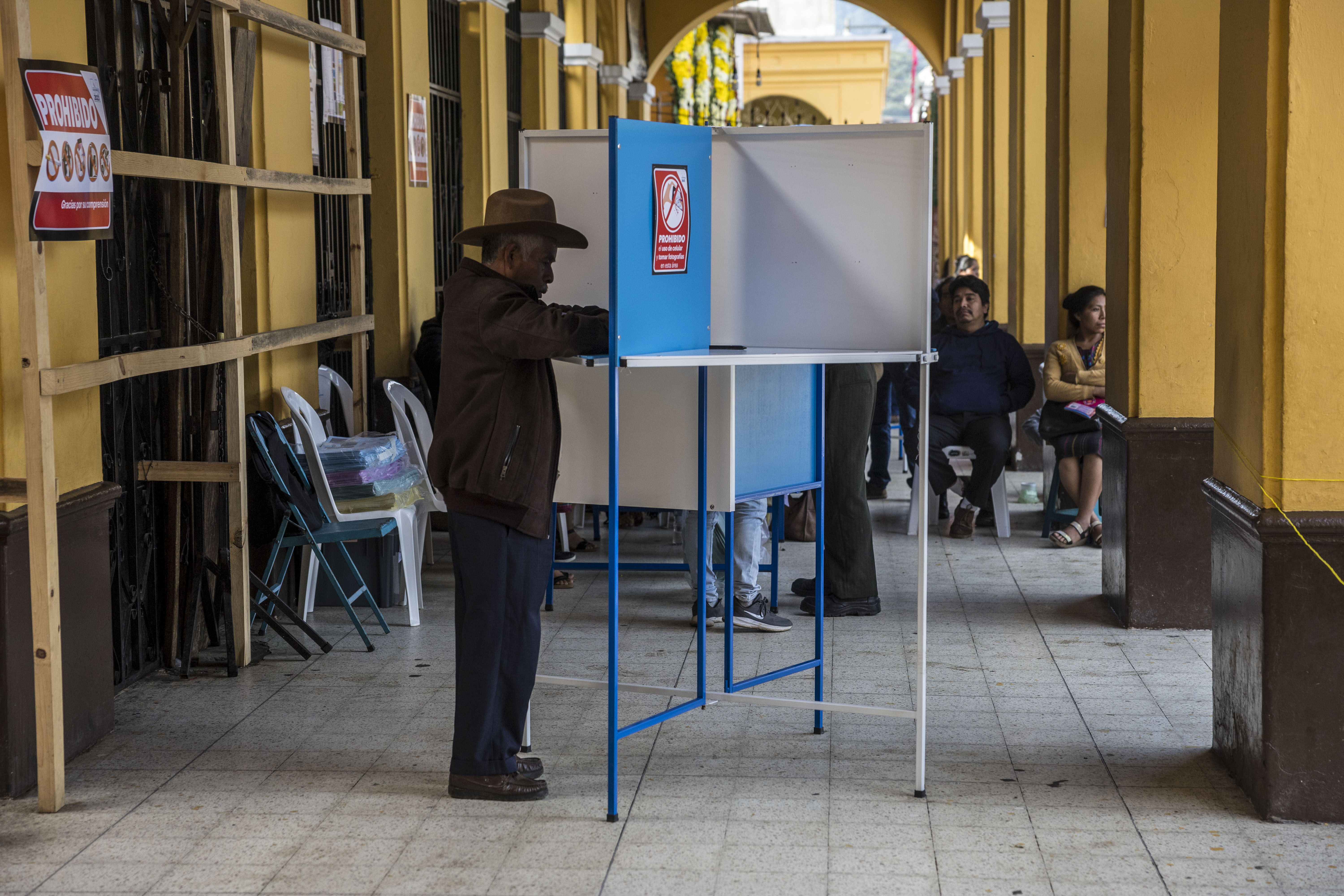 Guatemala ya celebró sus primeras elecciones y ahora sus ciudadanos están convocados para el balotaje, el próximo domingo 20 de agosto. (Foto Prensa Libre: EFE)