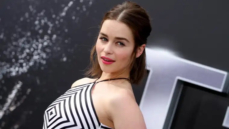 La actriz Emilia Clarke estuvo a punto de atropellar a Samuel L. Jackson en pleno rodaje