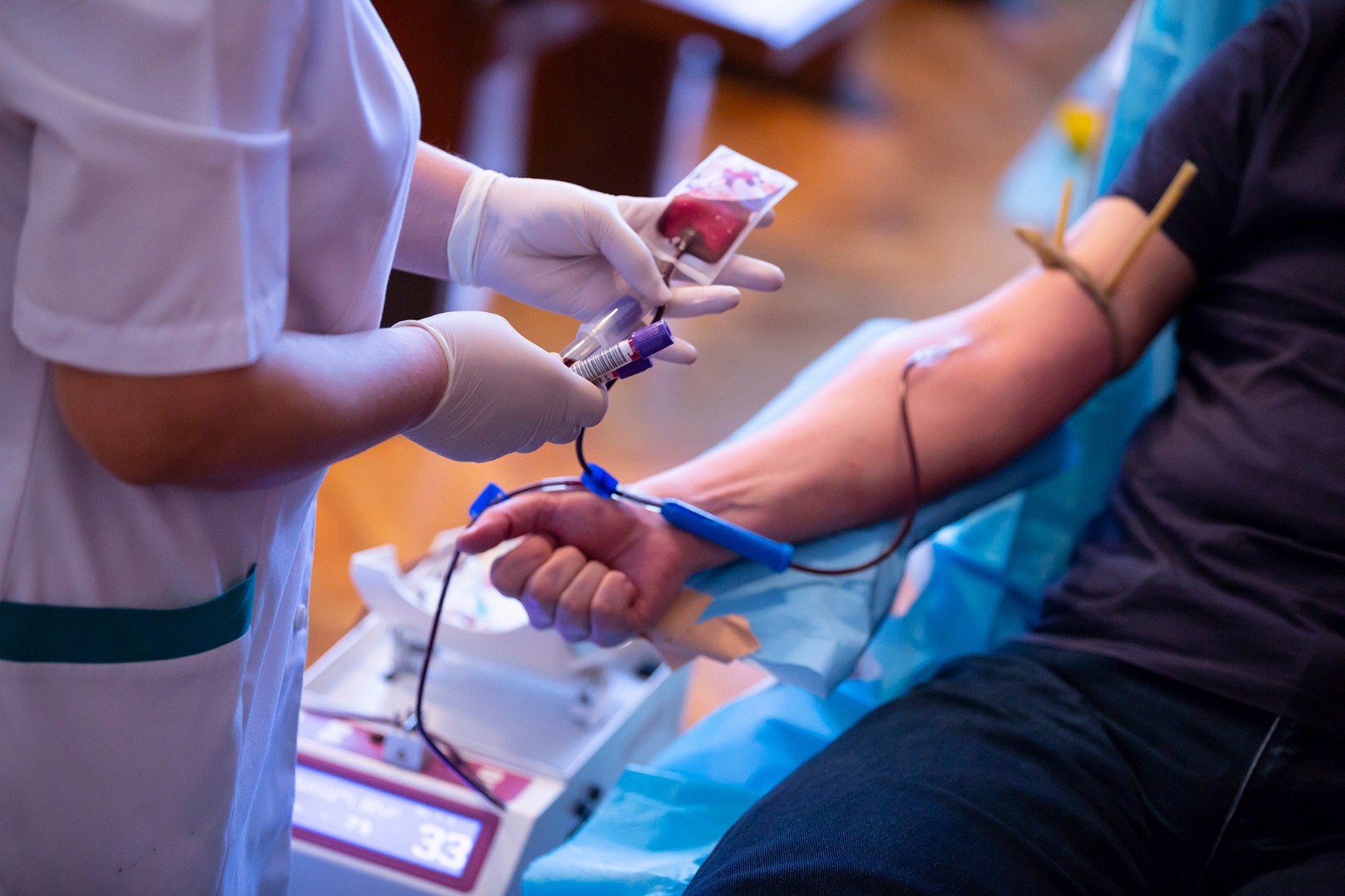 Donar sangre es ayudar a la sobrevivencia de personas que necesitan de transfusiones de esta ,a causa de accidentes o enfermedades graves. (Foto Prensa Libre, Shutterstock)