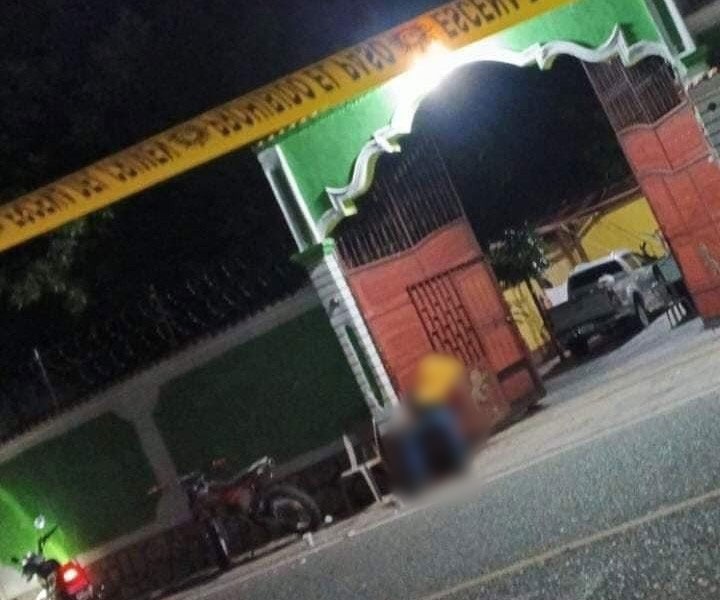 Ocho hombres con pasamontañas, fusiles y pistolas, llegaron en una camioneta agrícola negra el 21 de junio a eso de las 20 horas a esa casa de Cabañas, Zacapa. (Foto Prensa Libre: Cortesía)