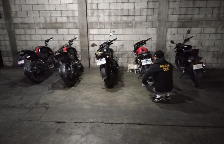 Intentaron escapar por los techos de las viviendas: los detalles de la captura de dos personas acusadas de robo en la zona 3