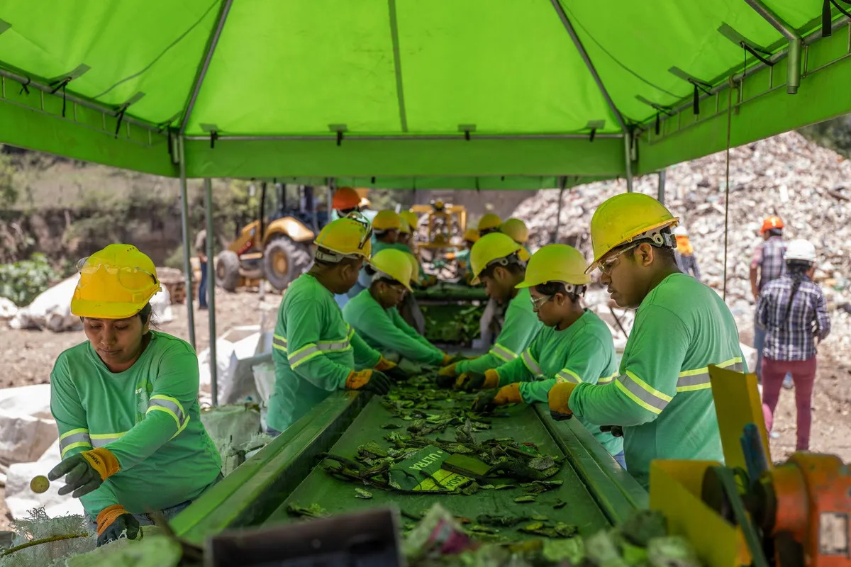 Río Las Vacas: ¿Qué hacen con todo el plástico interceptado y extraído en Chinautla?