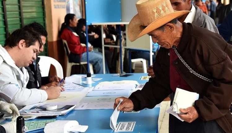 El MP dispondrá de 5 mil personas para atender denuncias y contingencias durante las votaciones del 25 de junio. (Foto Prensa Libre: Hemeroteca PL).
