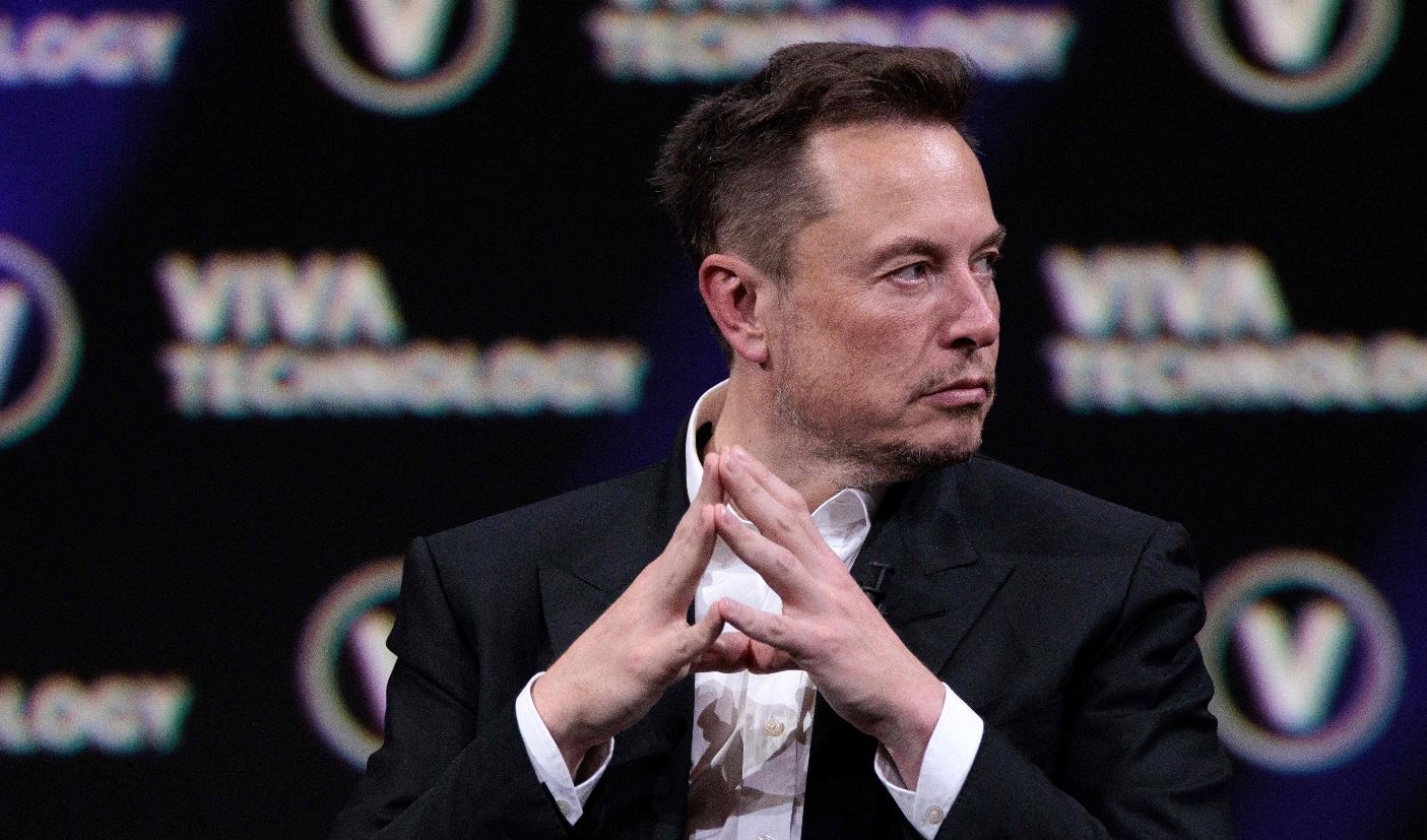 El CEO de SpaceX, Twitter y el fabricante de automóviles eléctricos Tesla, Elon Musk, asiste a un evento durante la feria de innovación y nuevas empresas de tecnología Vivatech en el centro de exposiciones Porte de Versailles en París. (Foto Prensa Libre: AFP) 