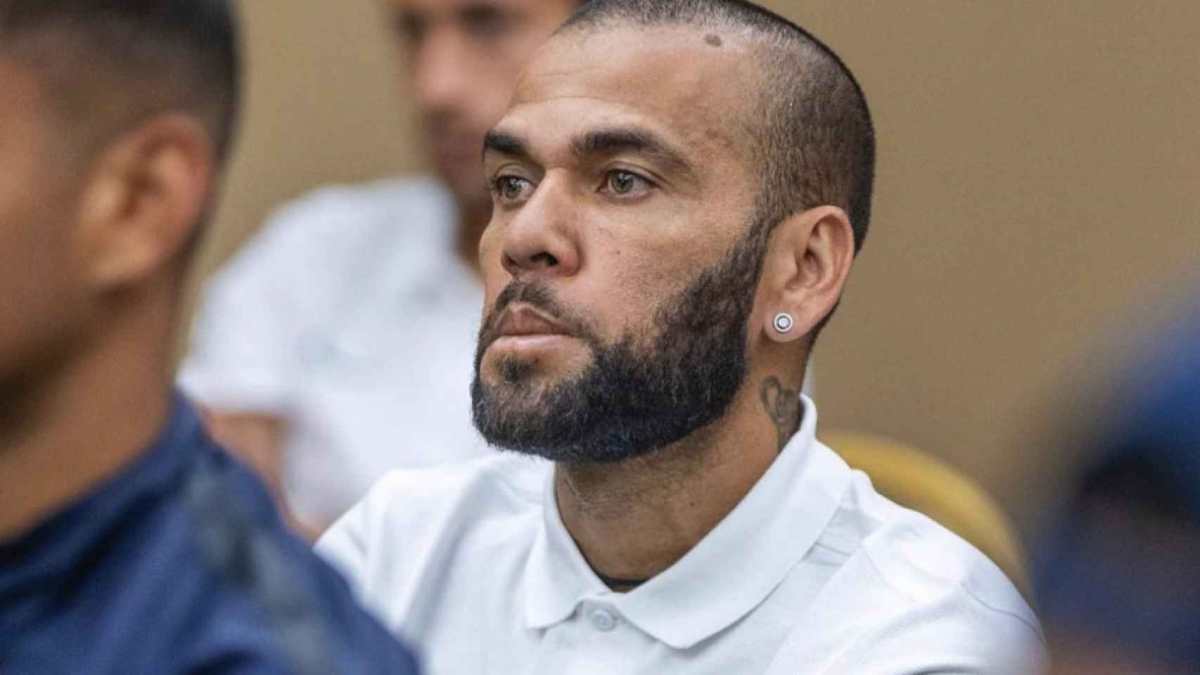Dani Alves busca su libertad, pero la corte se la ha negado en repetidas ocasiones. (Foto Prensa Libre: AFP)