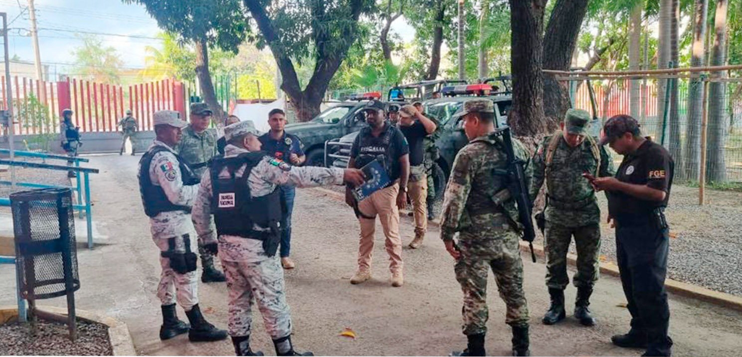Autoridades de Guerrero investigan el hallazgo de siete cuerpos desmembrados. (Foto Prensa Libre: Fiscalía Guerrero, México)