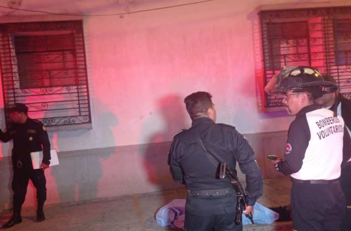 Chaleco antibalas lo salva: los detalles del tiroteo entre delincuentes y agentes de la PNC que ocurrió en la zona 1
