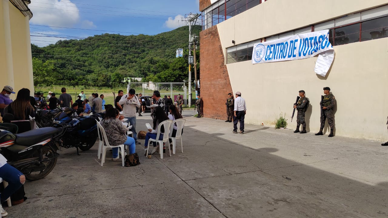 En San José del Golfo departamento de Guatemala se han reportado incidentes este domingo 25 de junio. (Foto Prensa Libre: Fernando Cabrera) 