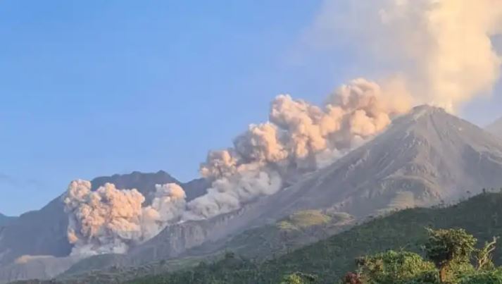 El Volcán Santiaguito mantiene constante actividad y afecta a los departamentos de Quetzaltenango, Retalhuleu, San Marcos y Suchitepéquez. (Foto: Hemeroteca PL)