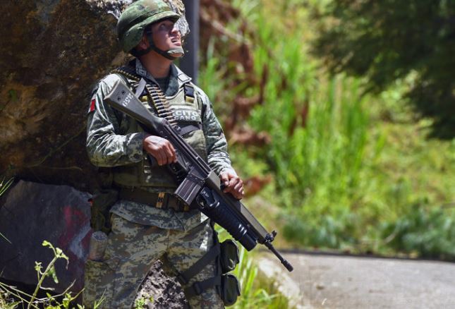 Secuestro de personal de la policía a manos de un comando armado en México