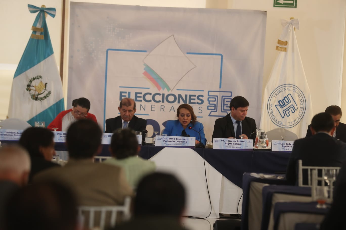 Autoridades del TSE en la pasada reunión con fiscales nacionales de partidos políticos. Fotografía: Prensa Libre (Juan Diego Gonzalez). 