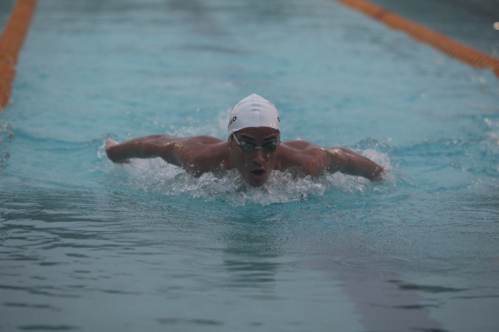 Erick Gordillo ganó oro en natación