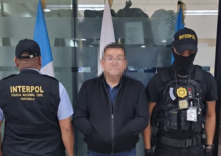 Antonio Armando Sánchez Montenegro fue extraditado a Guatemala desde El Salvador porque tenía alerta roja de Interpol. (Foto Prensa Libre: PNC)