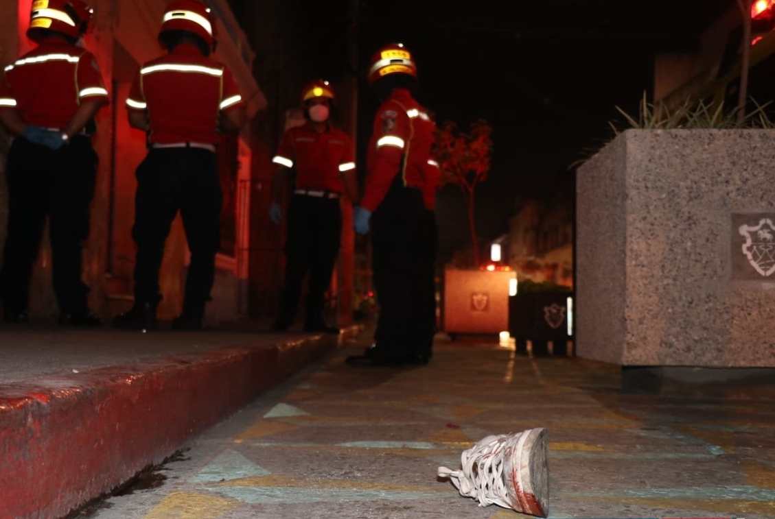 En el lugar murieron dos personas y cinco resultaron heridas.