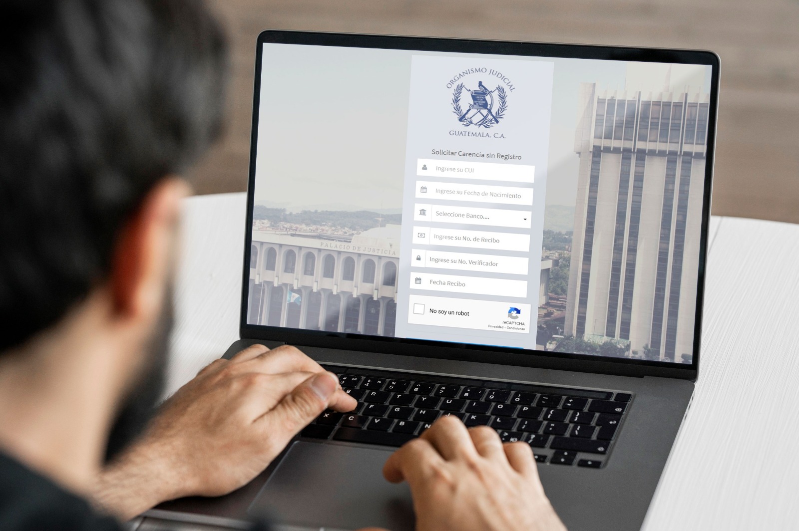 Cómo sacar los antecedentes penales en línea en Guatemala en pocos pasos