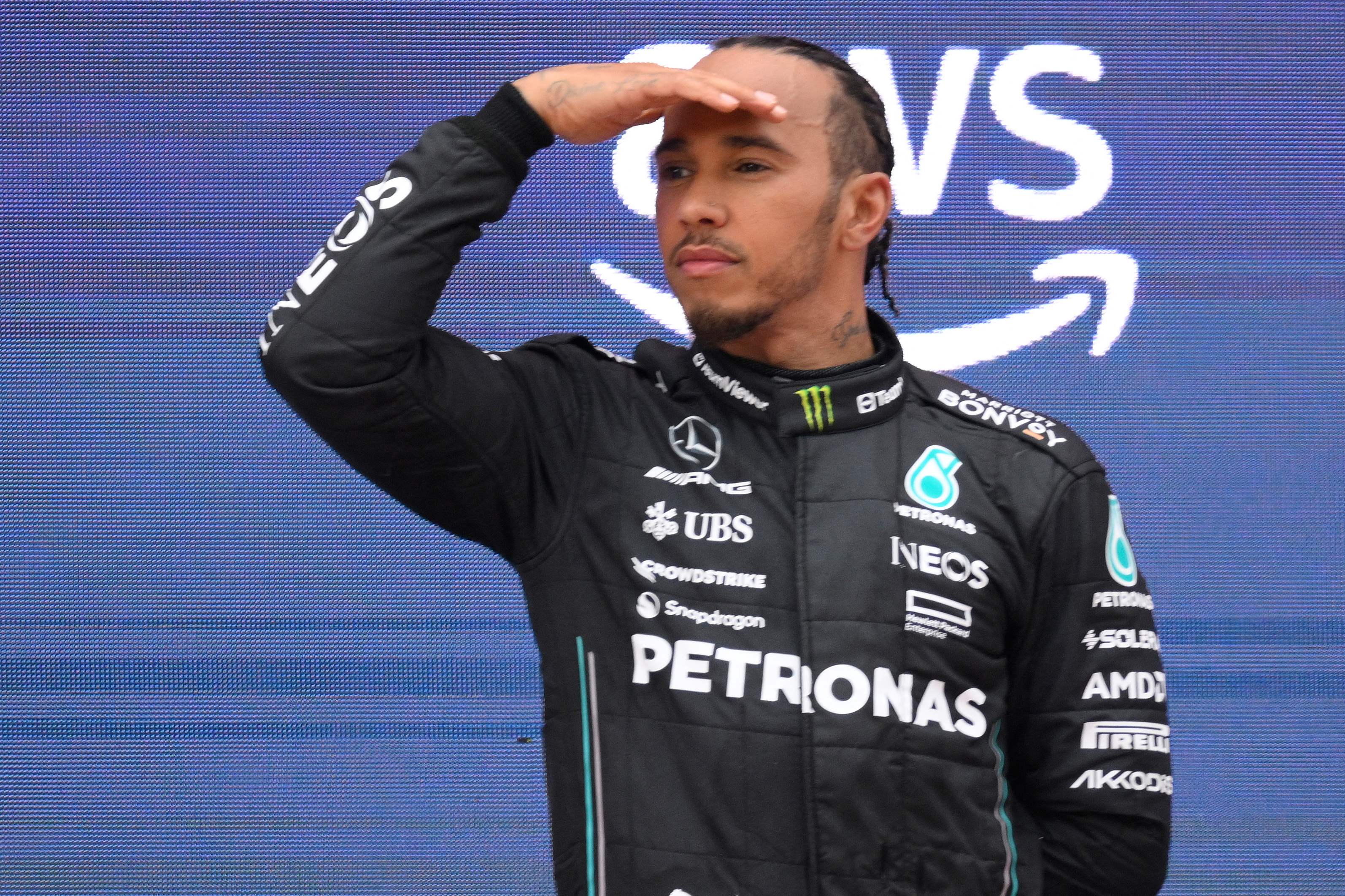  El inglés Lewis Hamilton (Mercedes) expresa que quiere una novia latina. 
 (Foto Prensa Libre: AFP)