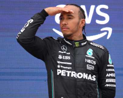  El inglés Lewis Hamilton (Mercedes) expresa que quiere una novia latina. 
 (Foto Prensa Libre: AFP)