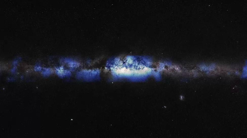 Esta imagen muestra a la Vía Láctea, pero a través de neutrinos, las "partículas fantasma". (ICECUBE/NSF)
