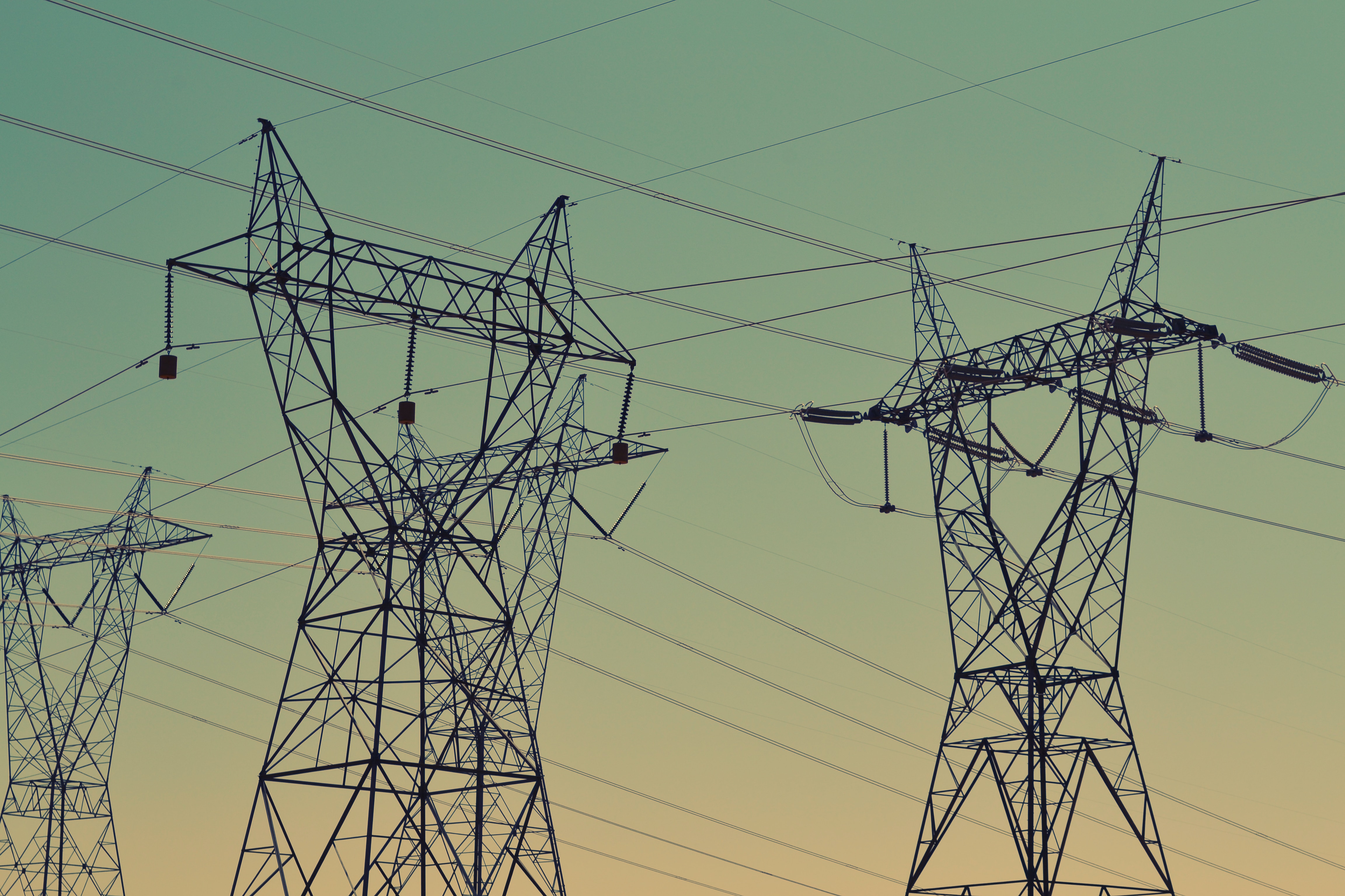 ¡Apagón! Reportan fallas de energía eléctrica en área metropolitana