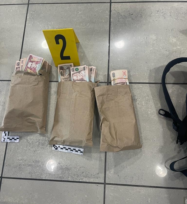 Mochilas llenas de dinero y bóvedas saqueadas: Qué delitos contra entidades financieras son más frecuentes en lo que va del año