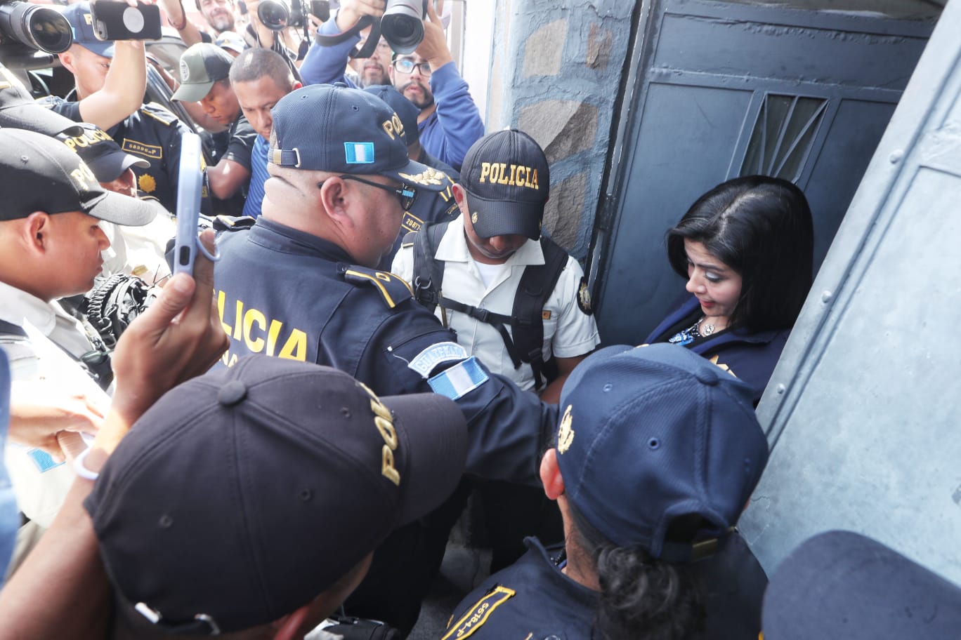 Juez Séptimo Fredy Orellana gira orden de captura contra Registradora de Ciudadanos en funciones y catea esa sede del TSE