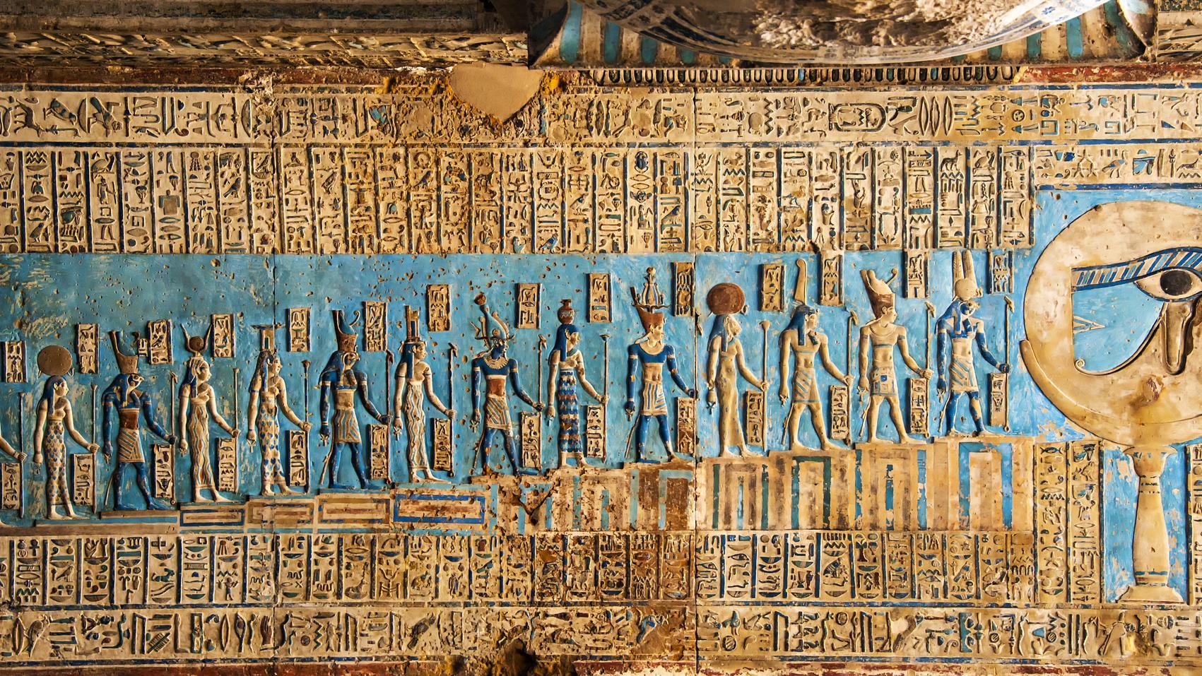 Techo con motivos astronómicos del templo de Dandera, en Egipto. (GETTY IMAGES)